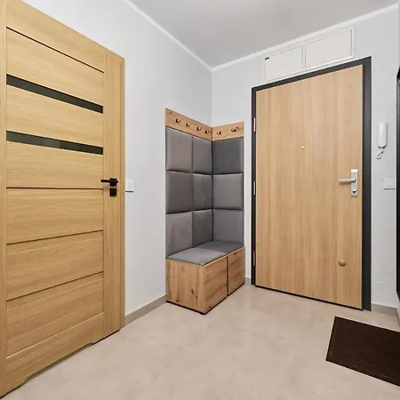 Nowa Manufaktura Krzyki By Renters *