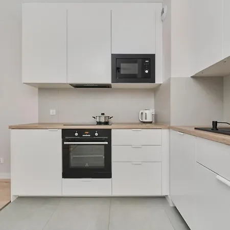 Apartment Nowa Manufaktura Krzyki By Renters