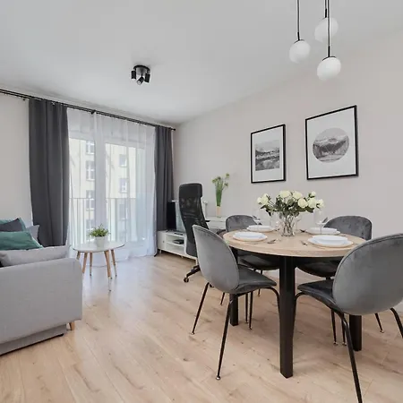 Nowa Manufaktura Krzyki By Renters *