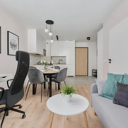 Apartment Nowa Manufaktura Krzyki By Renters