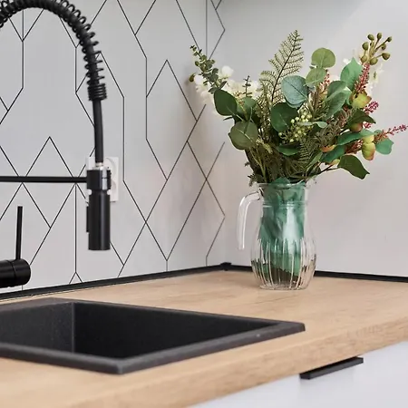 Nowa Manufaktura Krzyki By Renters