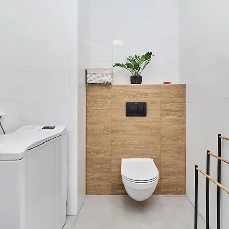 Nowa Manufaktura Krzyki By Renters Breslau