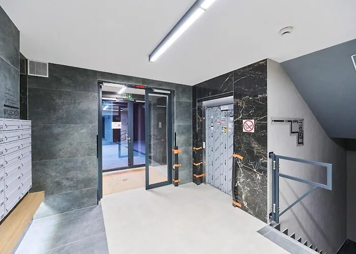 Nowa Manufaktura Krzyki By Renters فروتسواف