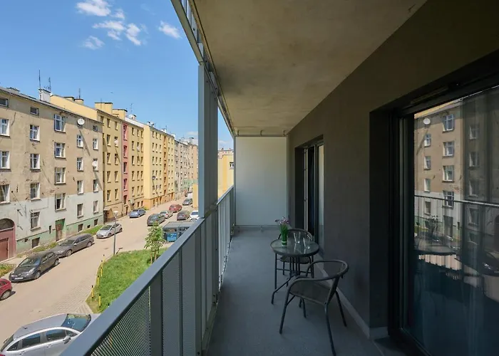 Nowa Manufaktura Krzyki By Renters