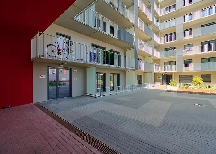 Nowa Manufaktura Krzyki By Renters * فروتسواف